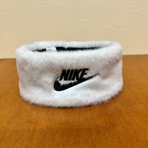 Nike Women's Faux Fur Warm Headband